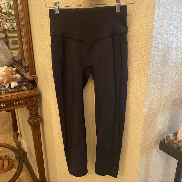LULULEMON Women Black Side Pocket Athletic Leggings Size 6 - Picture 1 of 6